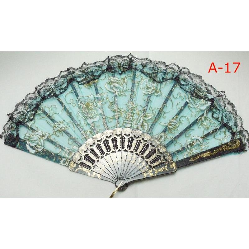 バレエ衣裳　ドンキ　スペイン 明日発売！】 今号の表紙には、K-BALLET TOKYOのプリマ、 日髙世