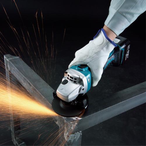 新品 マキタ 18V 100mm 充電式ディスクグラインダ GA402DZ 本体のみ makita 電動工具☆ 札幌市 豊平区 平岸 マキタ（makita） 18V 充電式ディスクグラインダ GA402DZ 100mm 本体