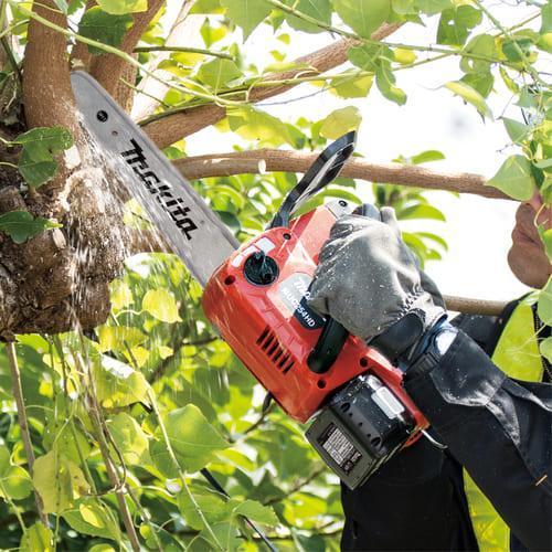 マキタ 18V充電式チェーンソーMUC254HDZR(本体のみ) マキタ（makita） 18V 充電式チェンソー MUC254HDZR 250mm 本体のみ