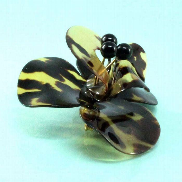 本べっ甲 花 ブローチ 縦57×横63ミリ (のし等ギフト対応無料）オニキス