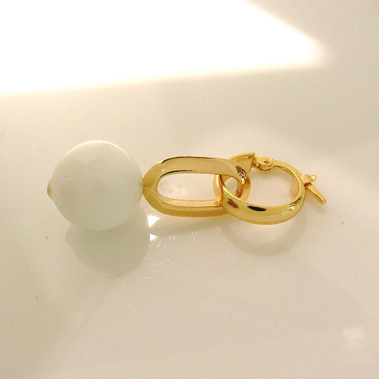 フープピアス K18コーティング １AR by UNOAERRE ピアス インパクト ボリューム YG色 白 ボール (ND)(t67)の画像