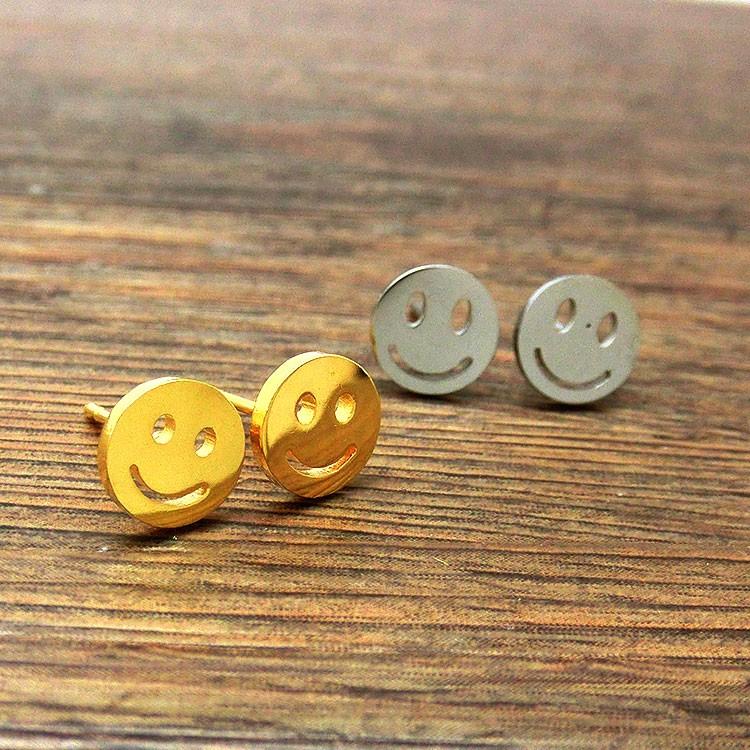 スマイル モチーフ ピアス ステンレス レディース スタッド ニコちゃん