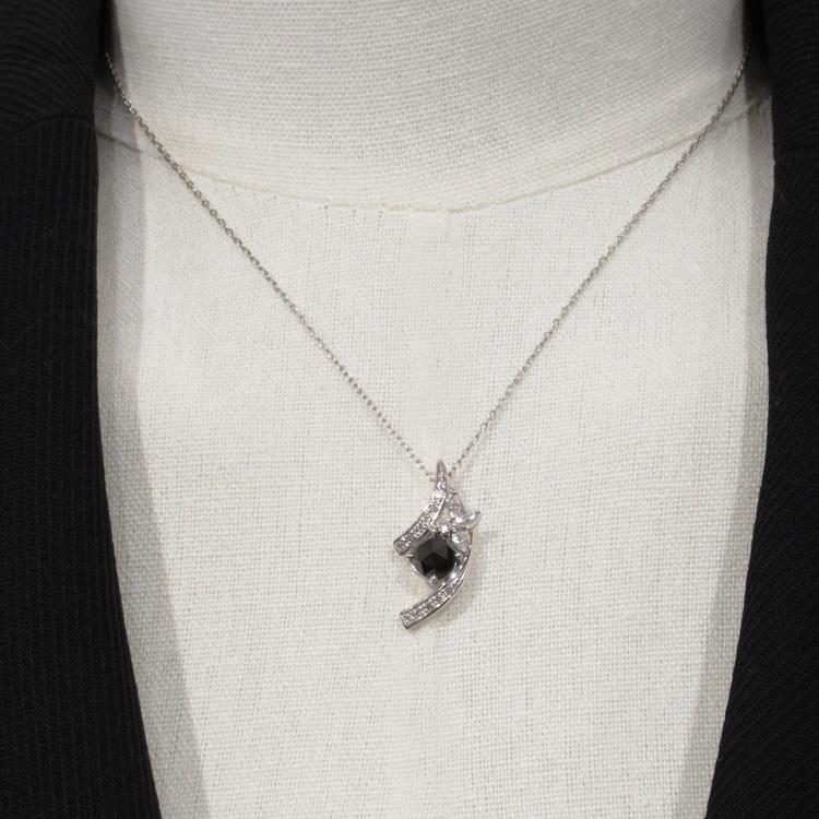 ブラックダイヤモンド ネックレス K18WG 4月誕生石 ジュエリー 黒