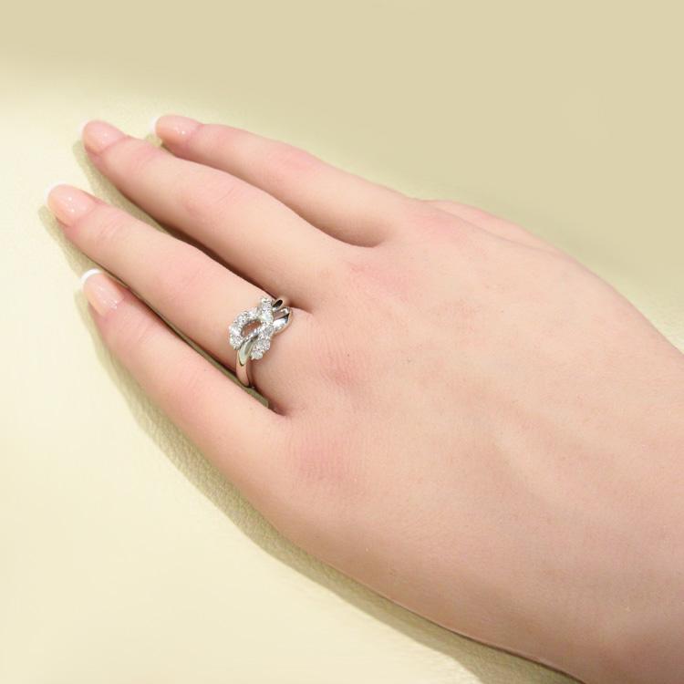 ダイヤモンド リング プラチナ 指輪 D-0.51ct ファッション デザイン 1点もの 12号 豪華 ゴージャス 交差 クロス (t710)の画像