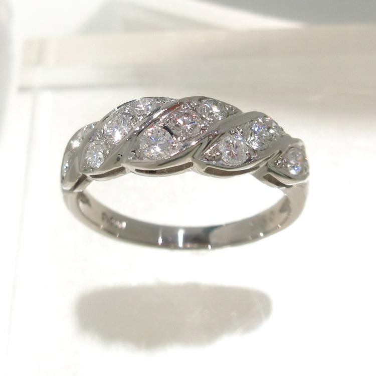 ダイヤモンド プラチナ リング 指輪 D-0.50ct 12号 PT 存在感 ご褒美 おしゃれ 美しい クラシック 豪華 斜めライン (t79)の画像