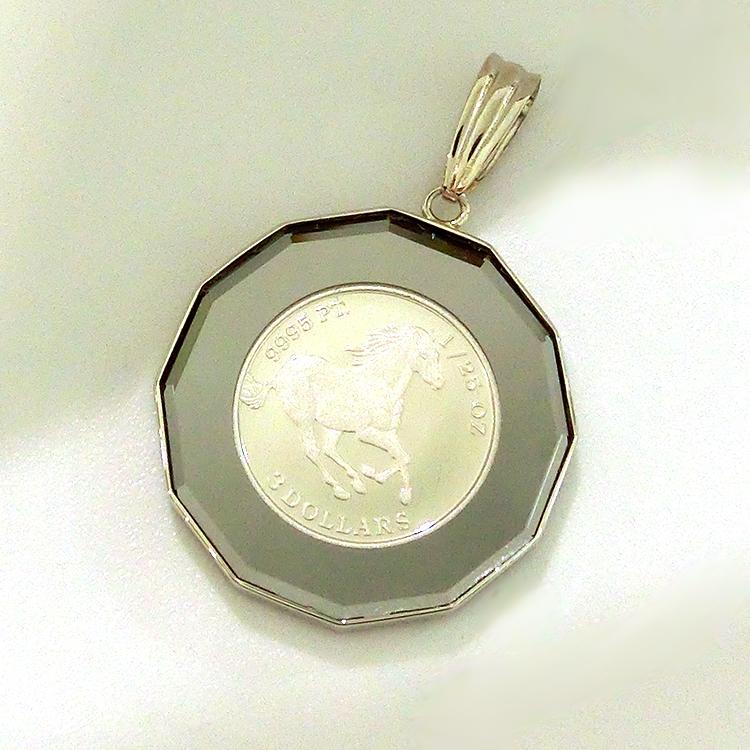 ペンダントトップ コイン K18 K24 1/25オンス PT9995 1/25OZ 10気圧防水 12角形 実用新案出願中 地金 ネックレス 馬 ホース 金貨 (ND)(t69)の画像