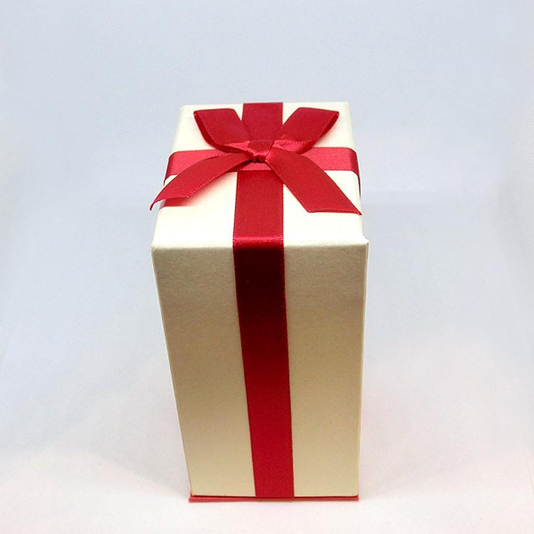ジュエリーボックス 宝石箱 BOX ケース ラッピング 赤 緑 リボン 小物