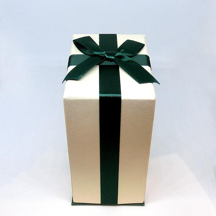 ジュエリーボックス 宝石箱 BOX ケース ラッピング 赤 緑 リボン 小物