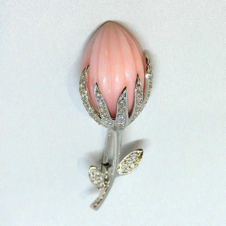 ピンクオパール(10月誕生石) ブローチ 18金 ホワイトゴールド ダイヤモンド K18WG フラワー 花 蕾 つぼみ フォーマル 卒業式 入学式の画像