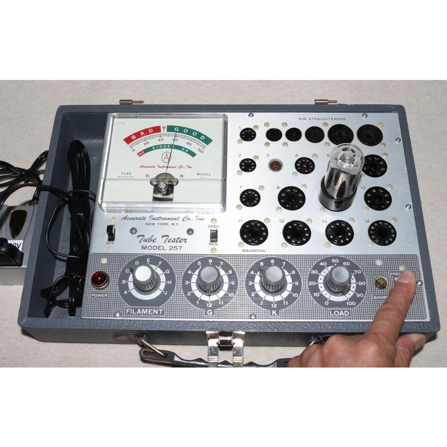 【真空管試験器】　Accurate257 真空管試験器 昇圧アダプター付き ビンテージ Accurate257 真空管試験機 昇圧アダプター付き