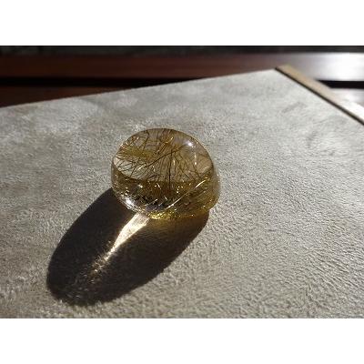 ルチルクォーツ 置物　透明感抜群！ 極みの逸品】☆絶大な存在感！太陽放射ルチル☆透明度抜群！板状
