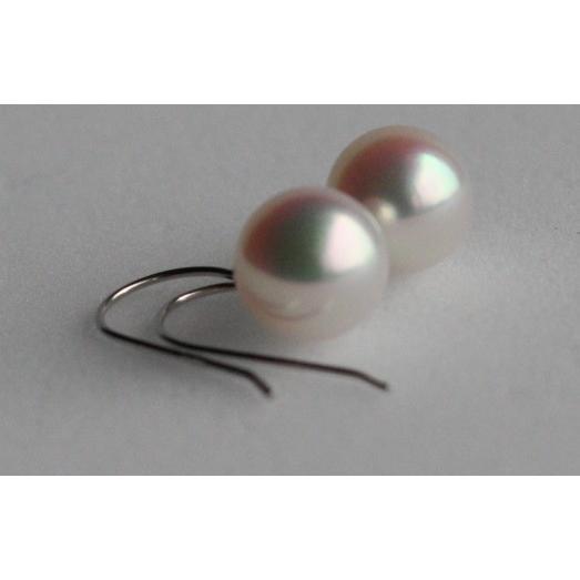 パールが揺れる シンプル フックピアス Pt900 プラチナ 伊勢志摩産 
