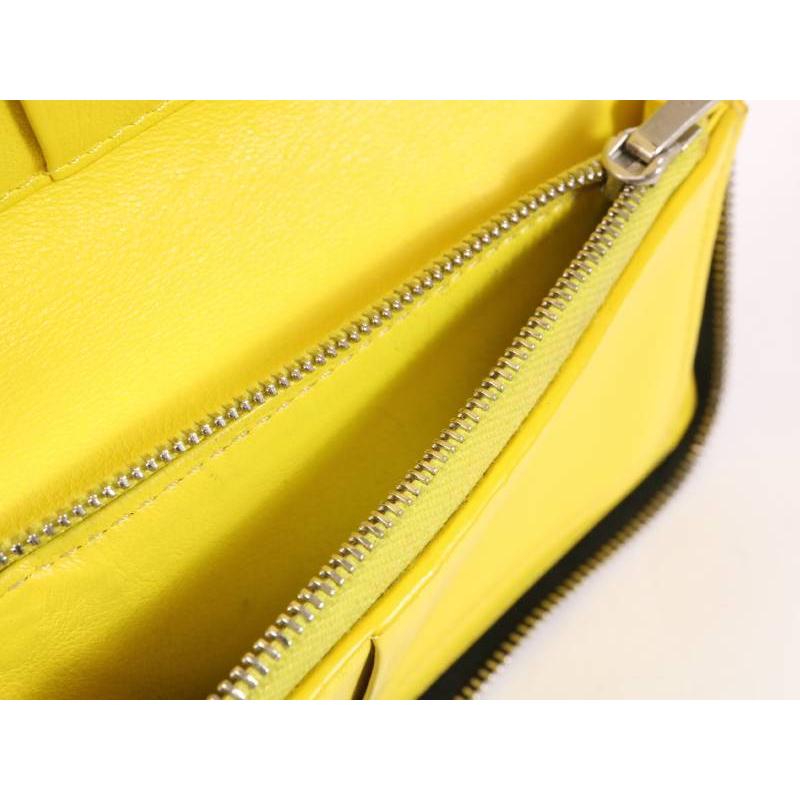CELINE（セリーヌ） ミディアム ジップ アラウンド ファスナー 財布