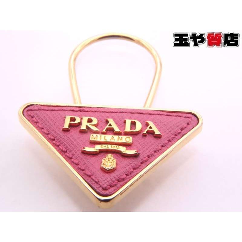 PRADA（プラダ） 1PP 301 サフィアーノ 三角ロゴプレートキーホルダー