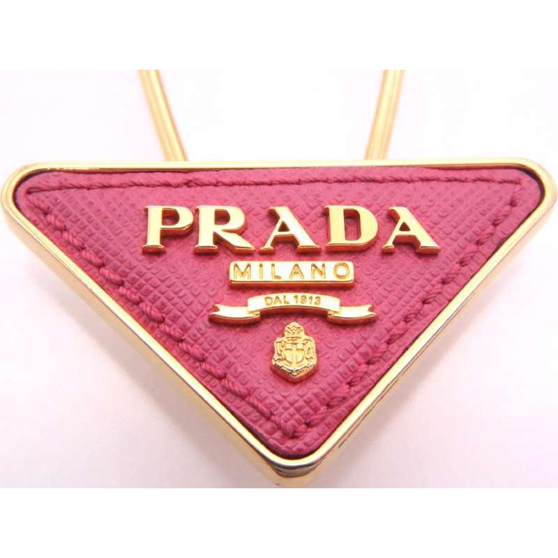 プラダ　PRADA サフィアーノ 三角プレート キーリング キーホルダー　ピンク PRADA（プラダ） 1PP 301 サフィアーノ 三角ロゴプレートキーホルダー