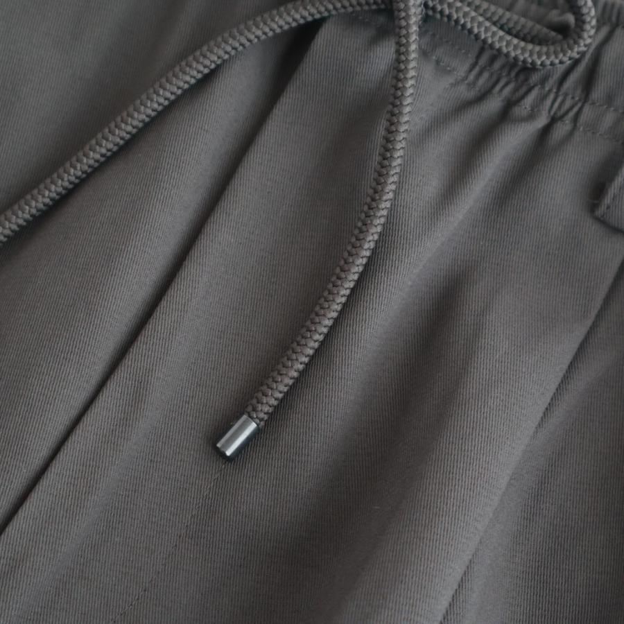 マーカウェア TRIPLE PLEATED EASY TROUSERS #CHARCOAL [A26A16PT02C] メンズ パンツ MARKAWAREの画像