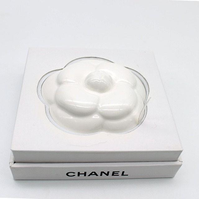CHANEL シャネル カメリア コサージュ置物 ホワイト セラミック CHANEL シャネル カメリア コサージュ置物 ホワイト セラミック