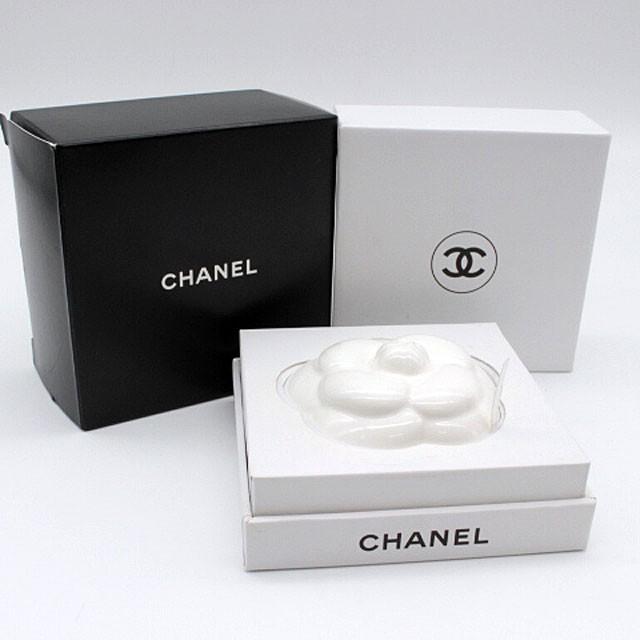 CHANEL シャネル カメリア コサージュ置物 ホワイト セラミック CHANEL シャネル カメリア コサージュ置物 ホワイト セラミック