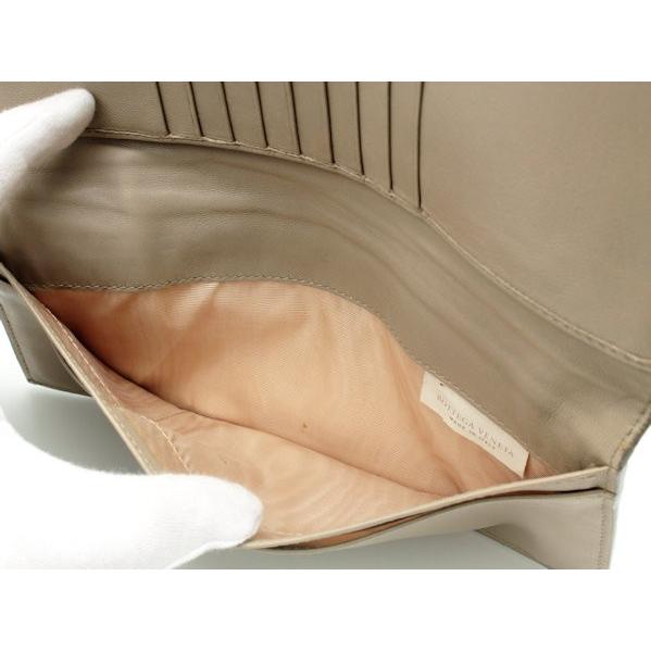 BOTTEGA VENETA（ボッテガ・ヴェネタ） パスポートケース 二つ折り長