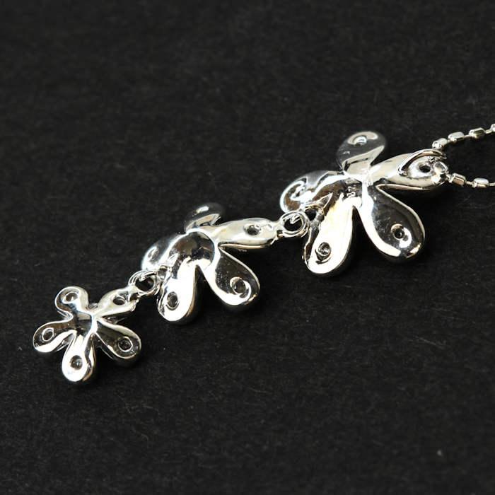フラワー 花3連 ダイヤモンドネックレス 0.28ct ホワイトゴールド 