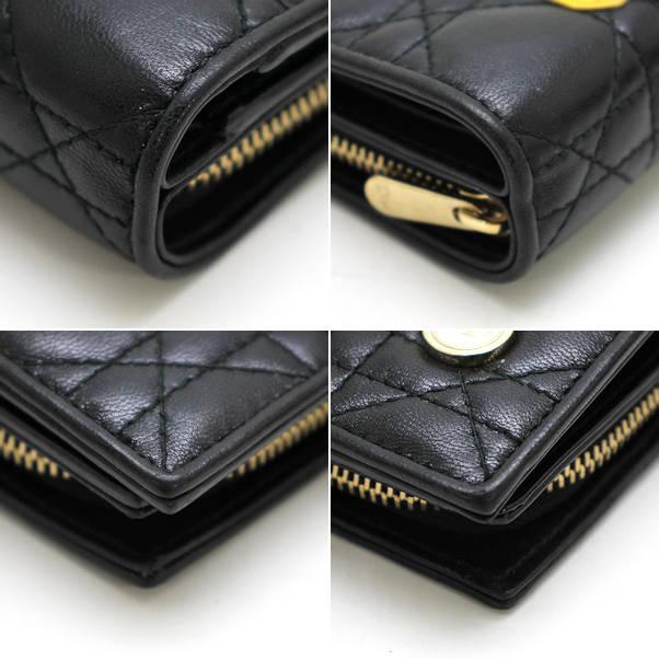 Christian Dior（クリスチャン・ディオール） 二つ折りコンパクト財布