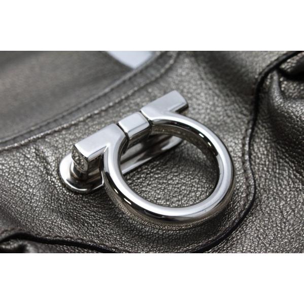 FERRAGAMO（フェラガモ） 肩掛け ショルダーバッグ ガンチーニ