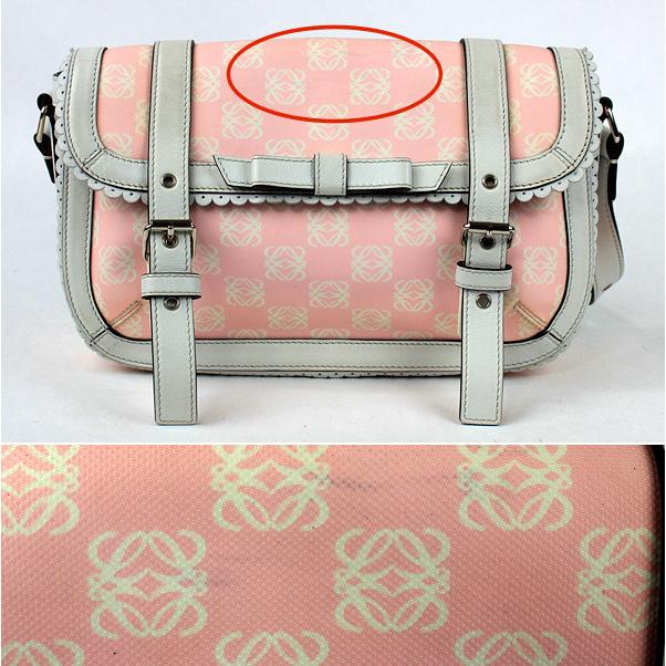 LOEWE（ロエベ） ショルダーバッグ ピンク 白 アナグラム 70200