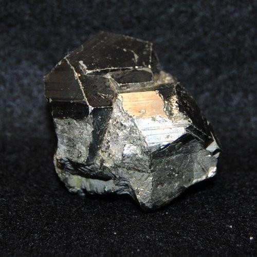 パイライト ペルー産 クラスター 約138g 黄鉄鉱 k3612 : TAMICHI