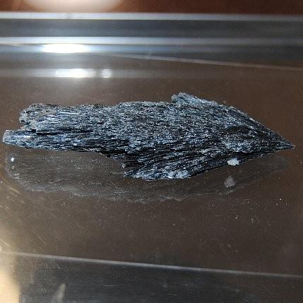 ブラック・カイヤナイト　ブラジル産　原石　約53g 　np9203｜tamichi｜03