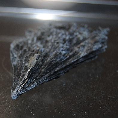 ブラック・カイヤナイト ブラジル産 原石 約48g np9213 : TAMICHI