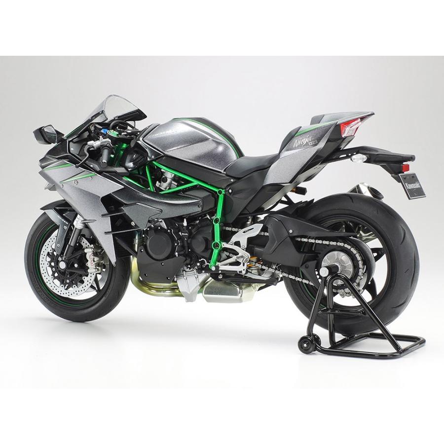【新品】カワサキ Ninja H2 CARBON 1/12 タミヤ 完成品 タミヤ 1/12 カワサキ Ninja H2 CARBON | タミヤ