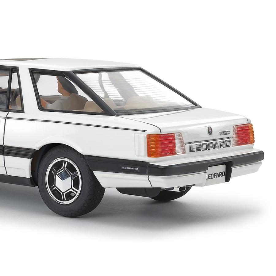 タミヤ (24378) 1/24 NISSAN レパード2ドア ハードトップ280X・SF-L | タミヤ | 04
