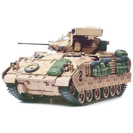 戦車　ジオラマ　M2 デザートブラッドレー　ジオラマ完成品 タミヤ（TAMIYA） タミヤ（35264）1/35 M2A2 ODS デザートブラッドレー