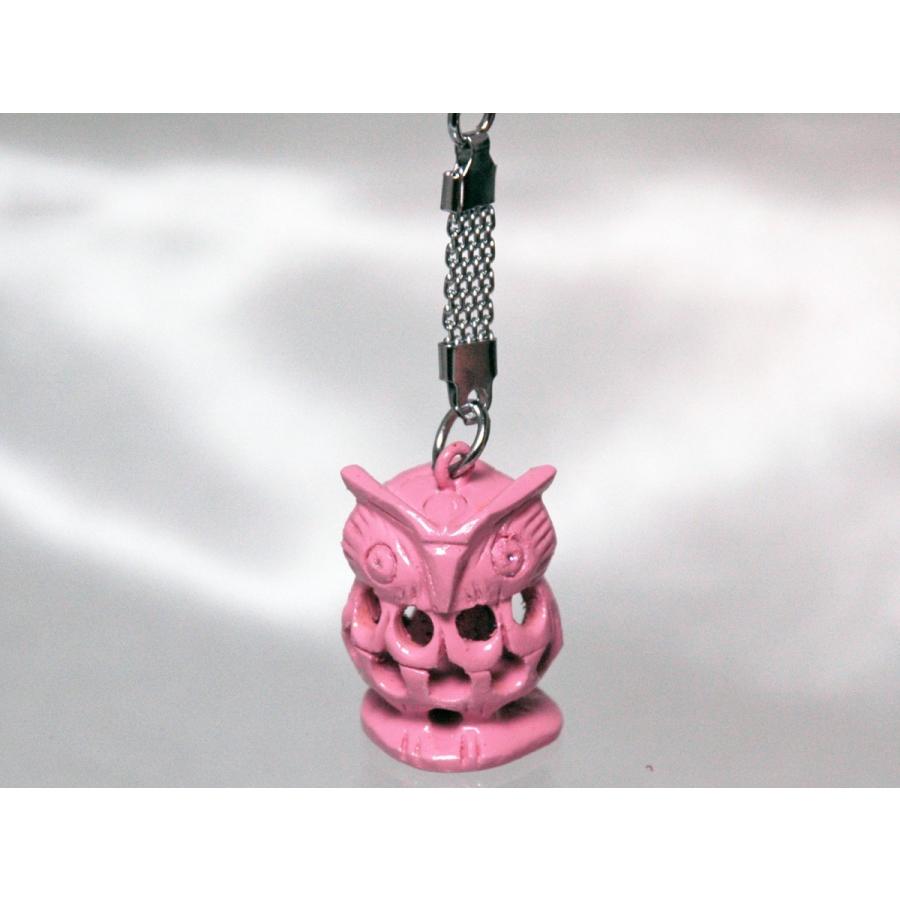 幸福を呼ぶ鳥  ピンクのフクロウ キーホルダー　二重彫り 透かし彫り　お腹の中にもふくろう 一木彫  幸せダブル　ゆうパケット 送料無料 |  | 01