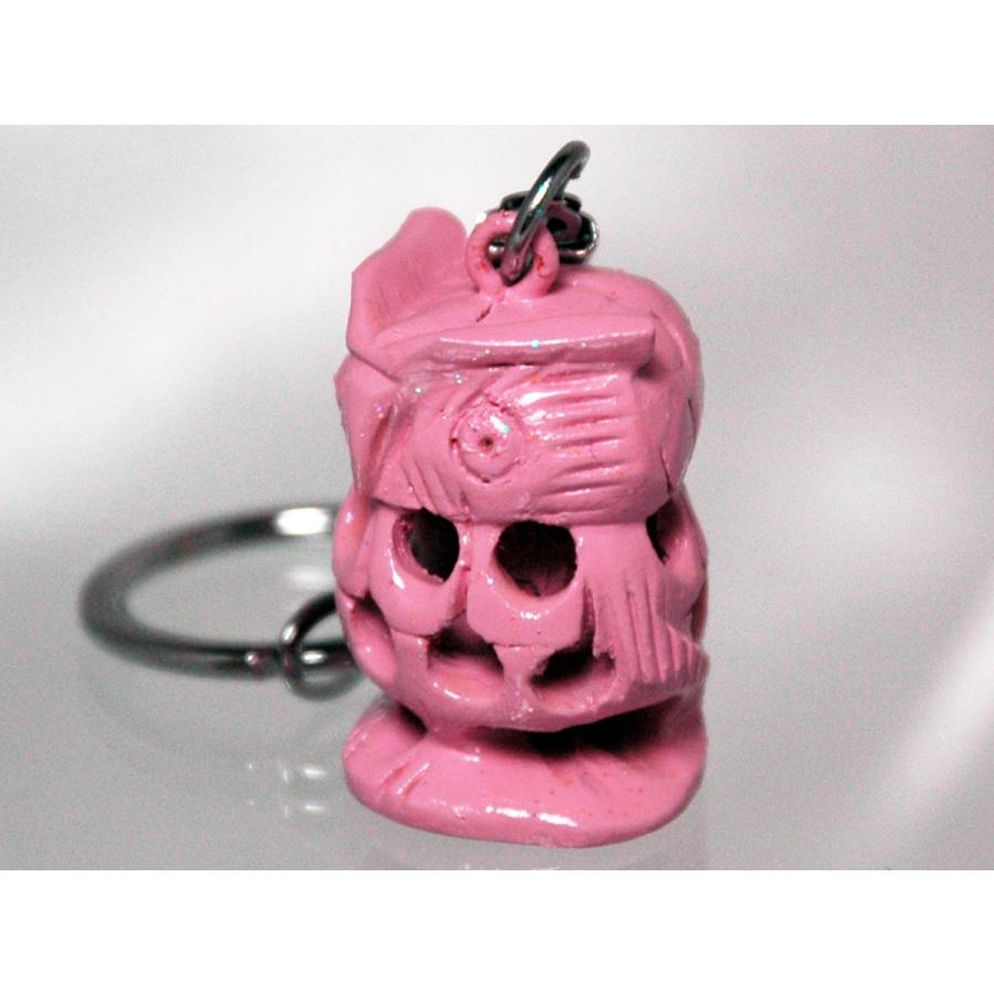 幸福を呼ぶ鳥  ピンクのフクロウ キーホルダー　二重彫り 透かし彫り　お腹の中にもふくろう 一木彫  幸せダブル　ゆうパケット 送料無料 |  | 03