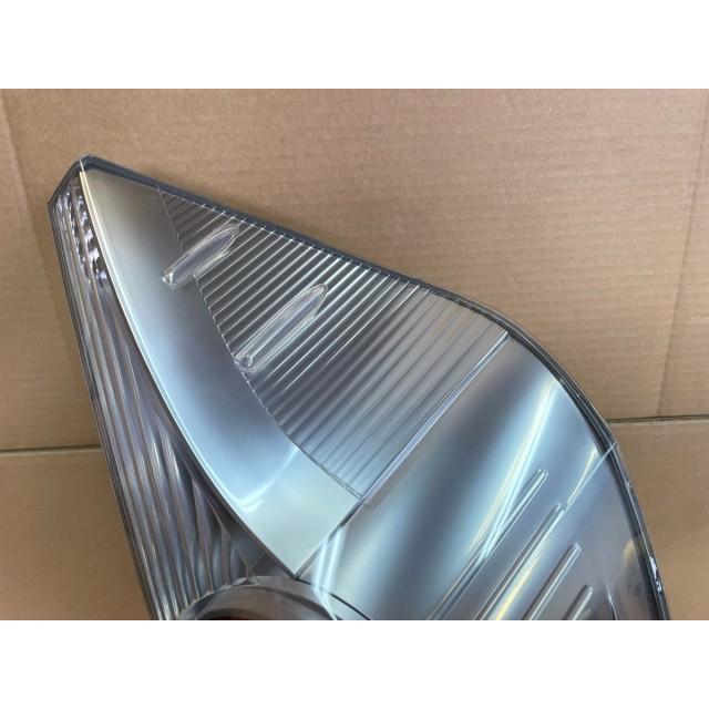 アクア NHP10 右テールランプ LED 81550-52A82の画像