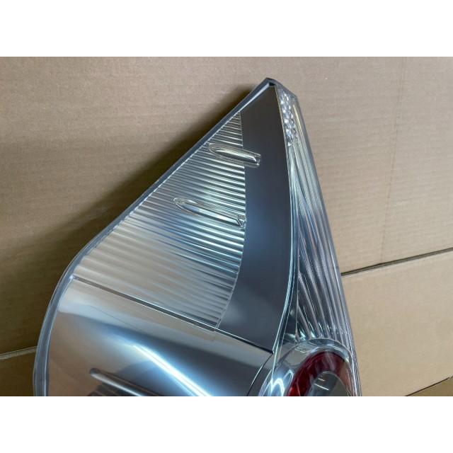アクア NHP10 左テールランプ LED 81560-52692の画像