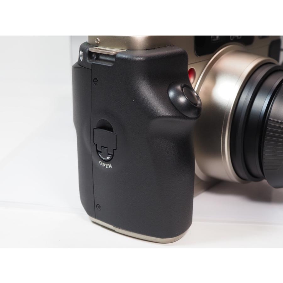 FUJIFILM（フジフイルム） GA645Zi Professional 55-90mm フード付