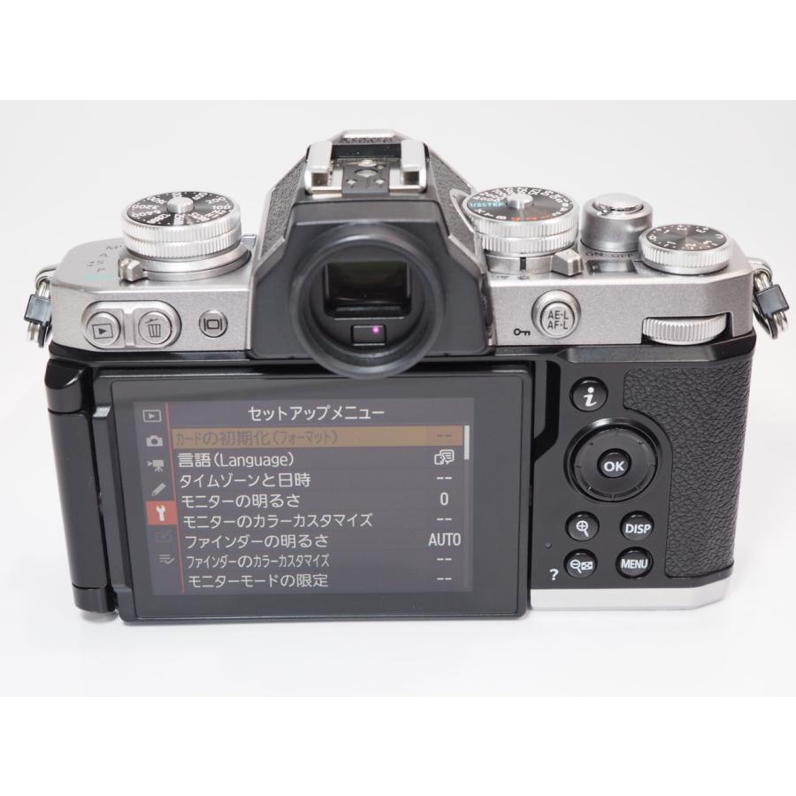 【 極美品 253ショット 】Nikon Z fc シルバー ニコン ミラーレスカメラ [管NI7666の画像