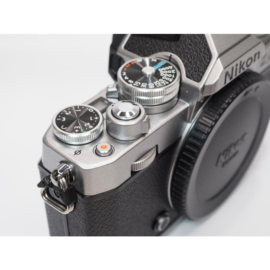 【 極美品 253ショット 】Nikon Z fc シルバー ニコン ミラーレスカメラ [管NI7666の画像