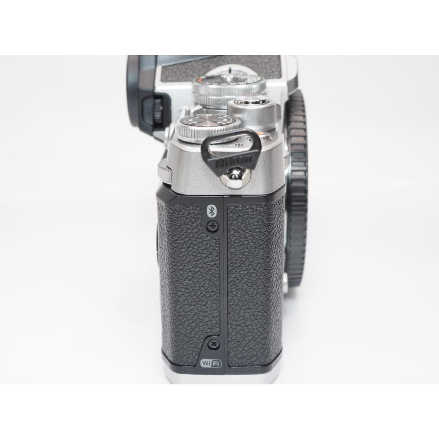 【 極美品 253ショット 】Nikon Z fc シルバー ニコン ミラーレスカメラ [管NI7666の画像