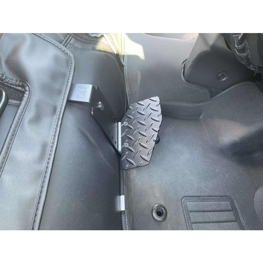 T&M STYLE ハイエース レジアスエース ２００系 スーパーGL用１型~８型対応 運転席＆助手席 足のせるやつ＆となりで足のせるやつ・スタンダード品セット |  | 17