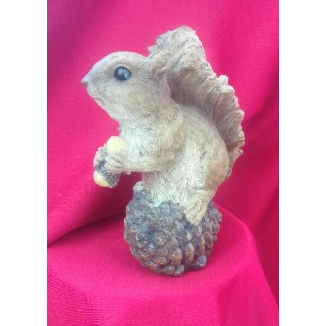 リス 松ぼっくり 置物 ゆうパック発送商品 M タネのノザキ ヤフー店 通販 Yahoo ショッピング