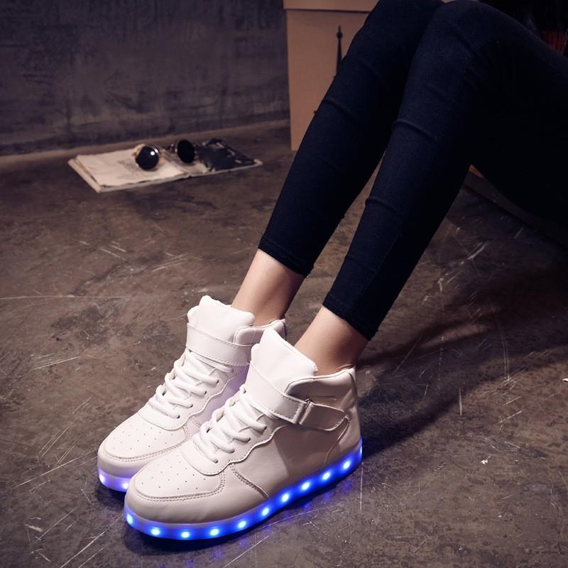 スニーカー LEDスニーカー 光る靴 光るスニーカー 7カラーチェンジ 