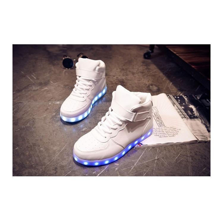 スニーカー Ledスニーカー 光る靴 光るスニーカー 7カラーチェンジスポーツシューズ 充電式ledスニーカー メンズ レディース シューズ くつ 男女 Led Fgx03 谷村通販 通販 Yahoo ショッピング