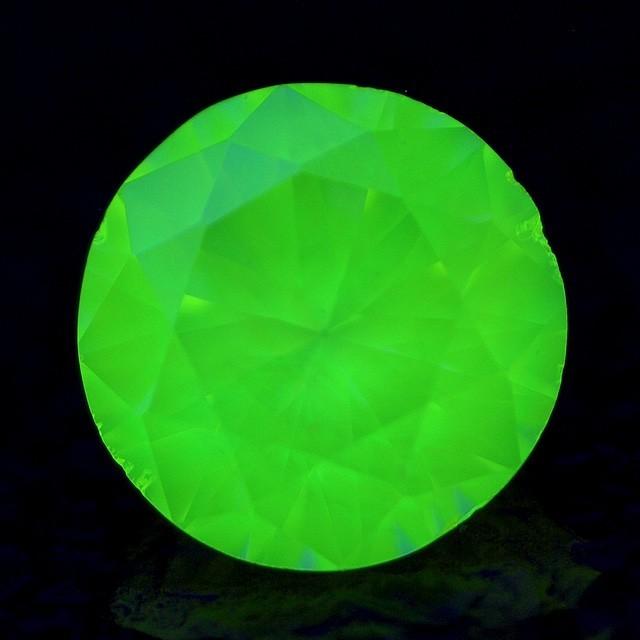 流行に イエローダイヤモンド トリーテッド ルース 0 067ct Fancy Deep Greenish Yellow Treated Si 1 蛍光性はグリーン系 中央宝石研究所 魅力的な Bitcoinbro Frankhawley Com