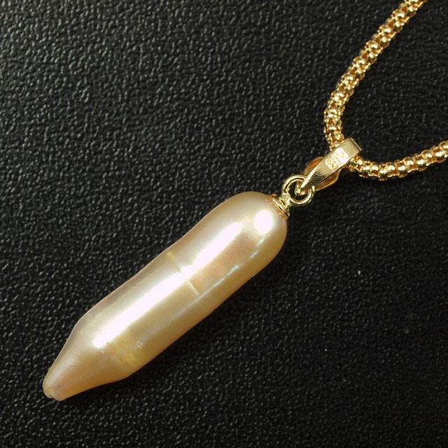 K18真珠　犬ペンダント 犬の歯型の真珠 犬の歯形の真珠 ペンダントトップ K18YG 18金