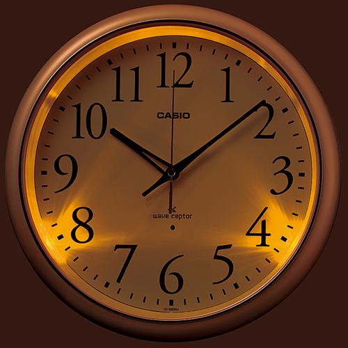 CASIO（カシオ） 夜見えライト付電波掛時計 パールホワイト IQ