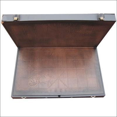 アタッシュケースタイプの中国将棋・象棋（シャンチー）セット K