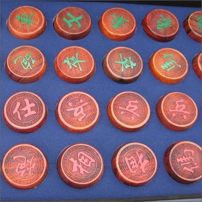 アタッシュケースタイプの中国将棋・象棋（シャンチー）セット K